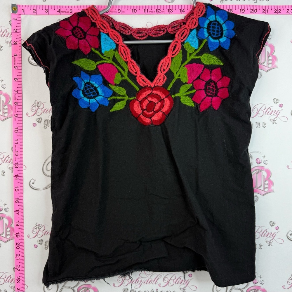 Shirt flowers Black Embroidered Floral V-Neck Top - Multicolor Floral Accents